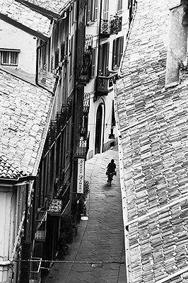 The Frame Within the Frame, Italy