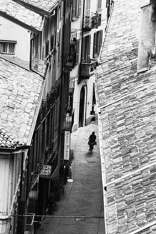 The Frame Within the Frame, Italy