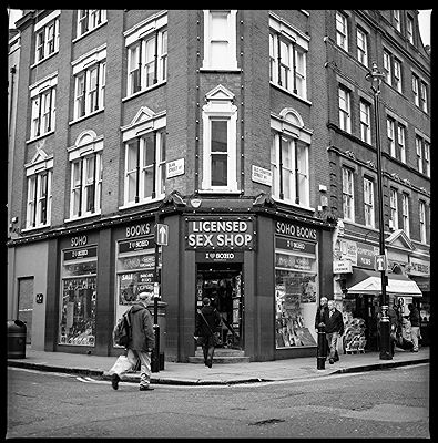 Revisiting London 2012 | Street Photographs I Did Not Choose | Photo:737