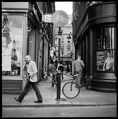 Revisiting London 2012 | Street Photographs I Did Not Choose | Photo:741