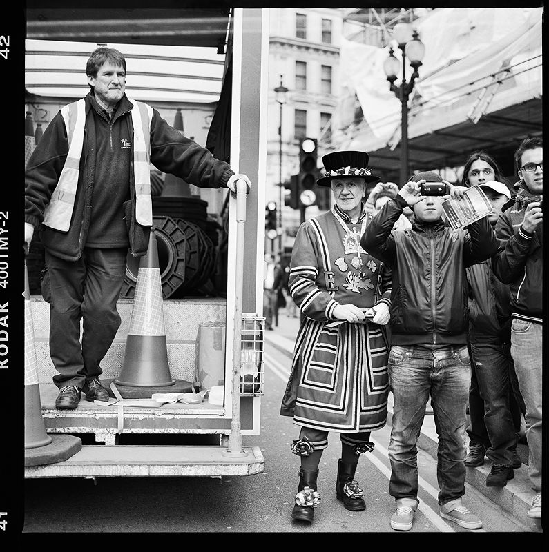 Revisiting London 2012 | Street Photographs I Did Not Choose | Photo:744