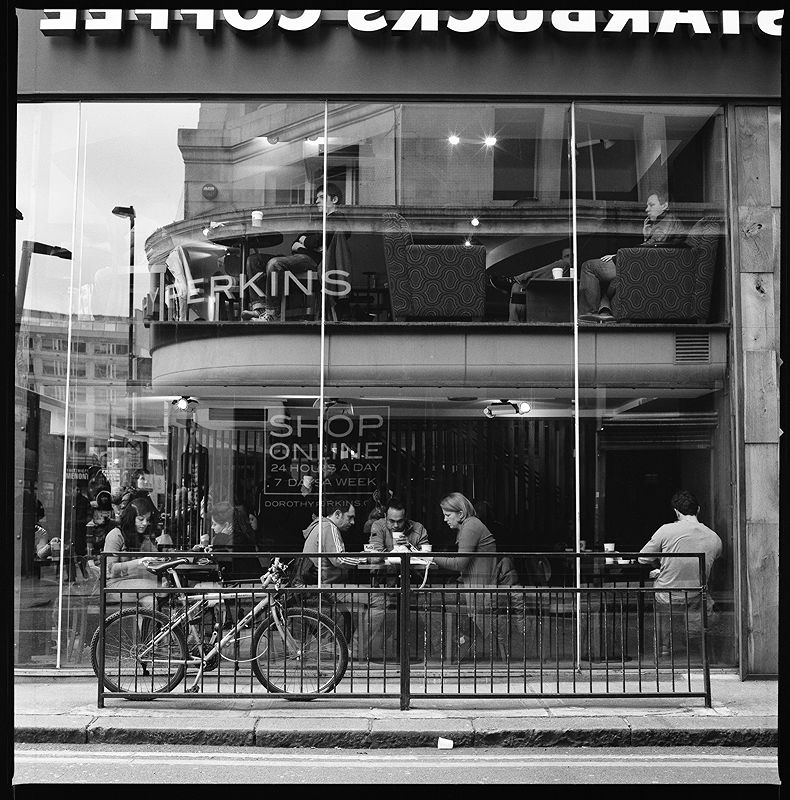 Revisiting London 2012 | Street Photographs I Did Not Choose | Photo:749